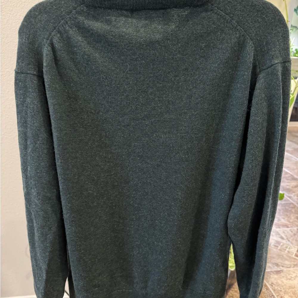 Hart Schaffner Marx V-Neck Sweater in Deep Green - Picture 4 of 8